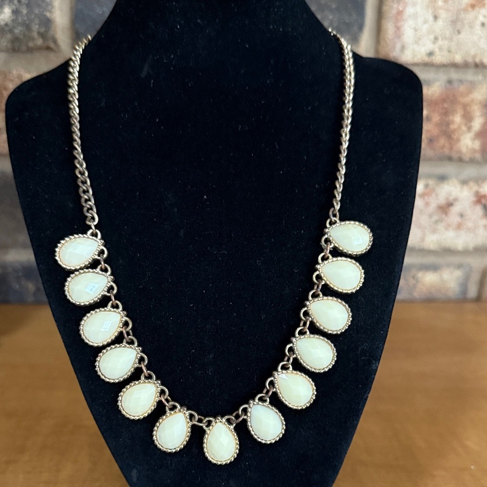 Vintage Ivory faceted tear drop gold tone statement necklace